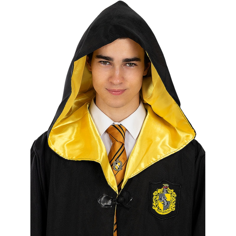 Corbata y pin Hufflepuff Harry Potter
Detalle