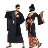 Pareja de Japoneses Tradicionales