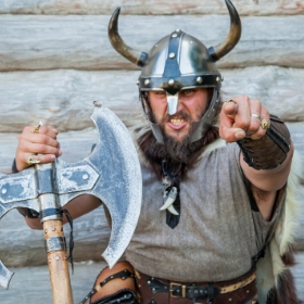 Disfraces de vikingos y vikingas para fiestas y Carnaval